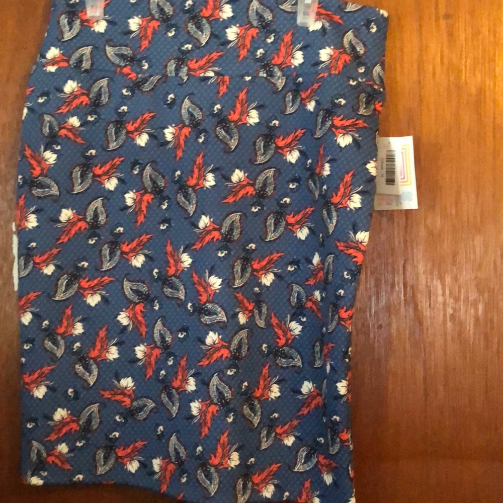 Brand new Lularoe Cassie